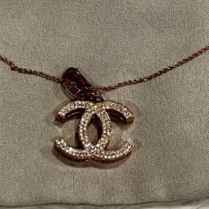 Faux Chañel Necklace